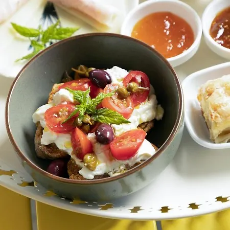 بيت ضيافة Dohos Hotel 4*
